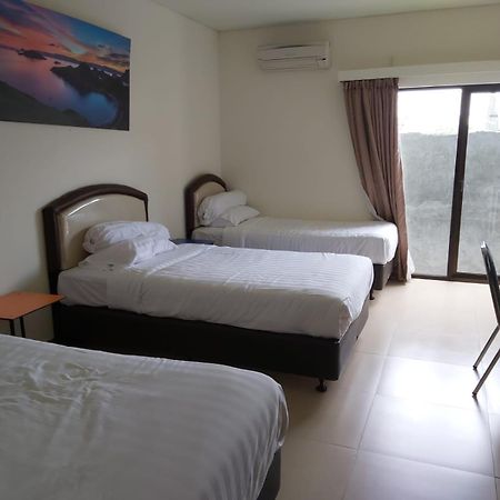 Hotel Larensia Labuan Bajo Szoba fotó